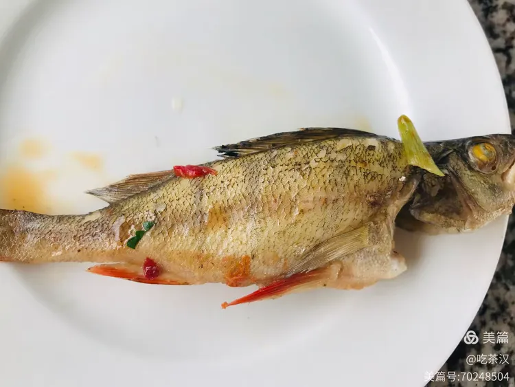 五道黑因背上有五道黑杠而得名